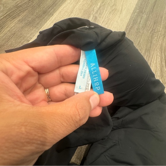 NWT Anthropologie Allihop Ruffle Swim Bikini Top Womens Large Beach Vacation - Picture 5 of 8